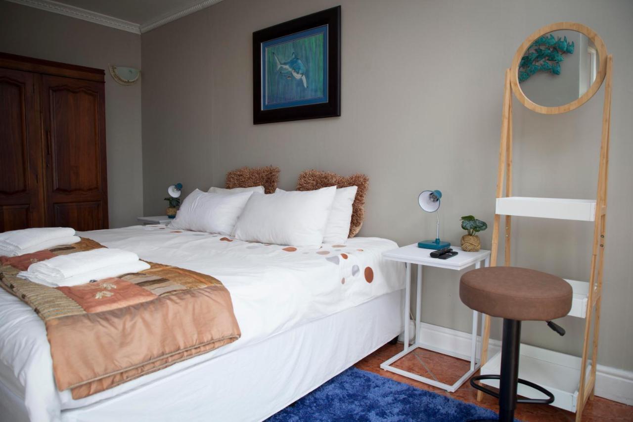 Fly Me To The Moon Guesthouse Mossel Bay Luaran gambar