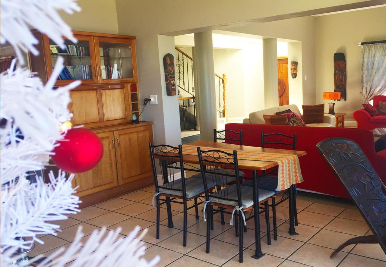 Fly Me To The Moon Guesthouse Mossel Bay Luaran gambar